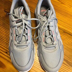 LIKE NEW! Asics Womens Gel Road Running Shoe Sz 10 Narrow